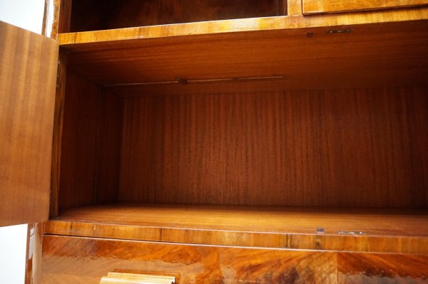 Jindrich-Halabala bauhaus art deco-display-cocktail-cabinet-secret-vitrinekast-boekenkast-cocktailkastkast-geheim-03